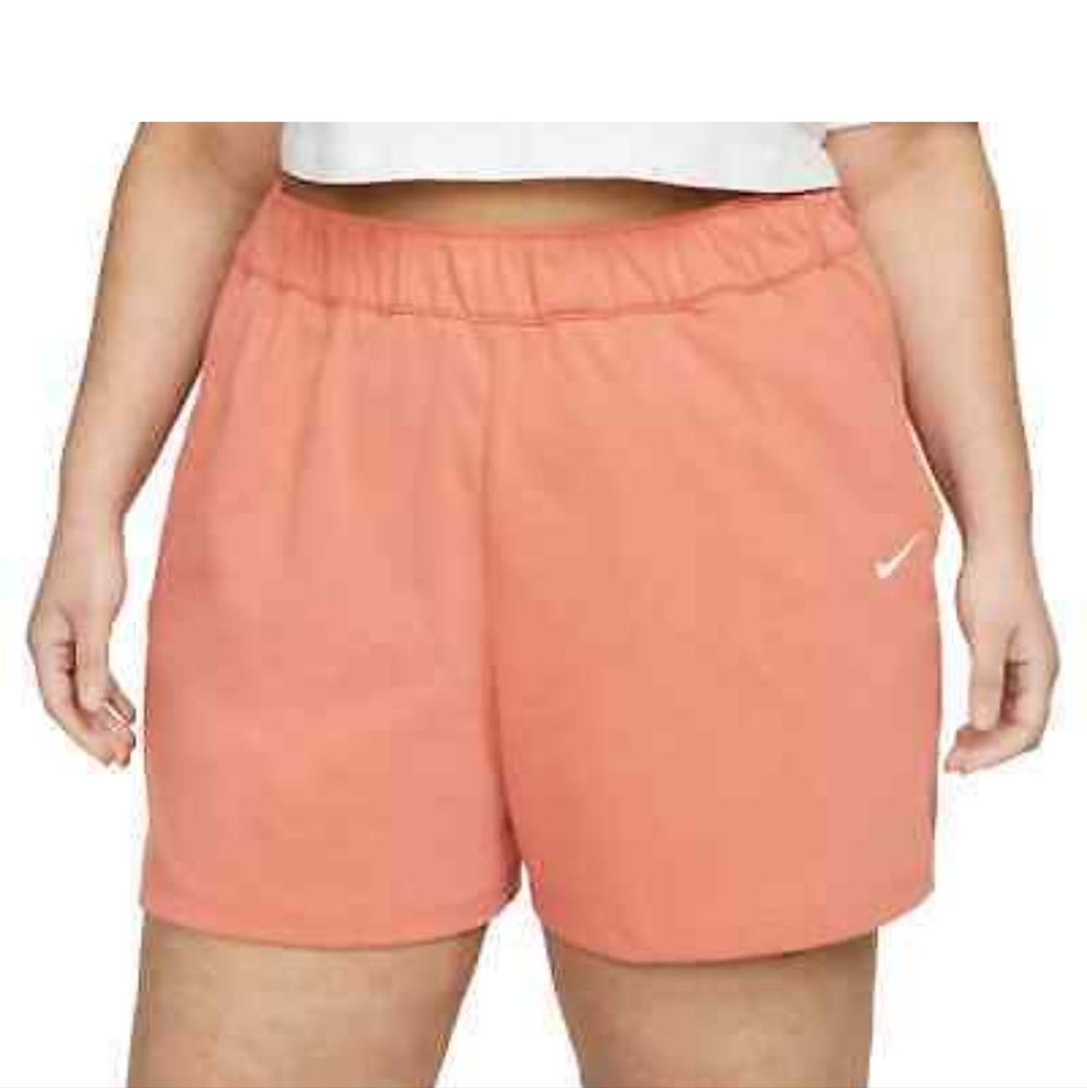 NWT Women's NIKE PLUS Size 1X Sports Shorts.